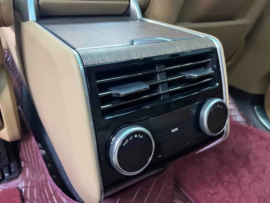 Land Rover Range Rover — миниатюра 20