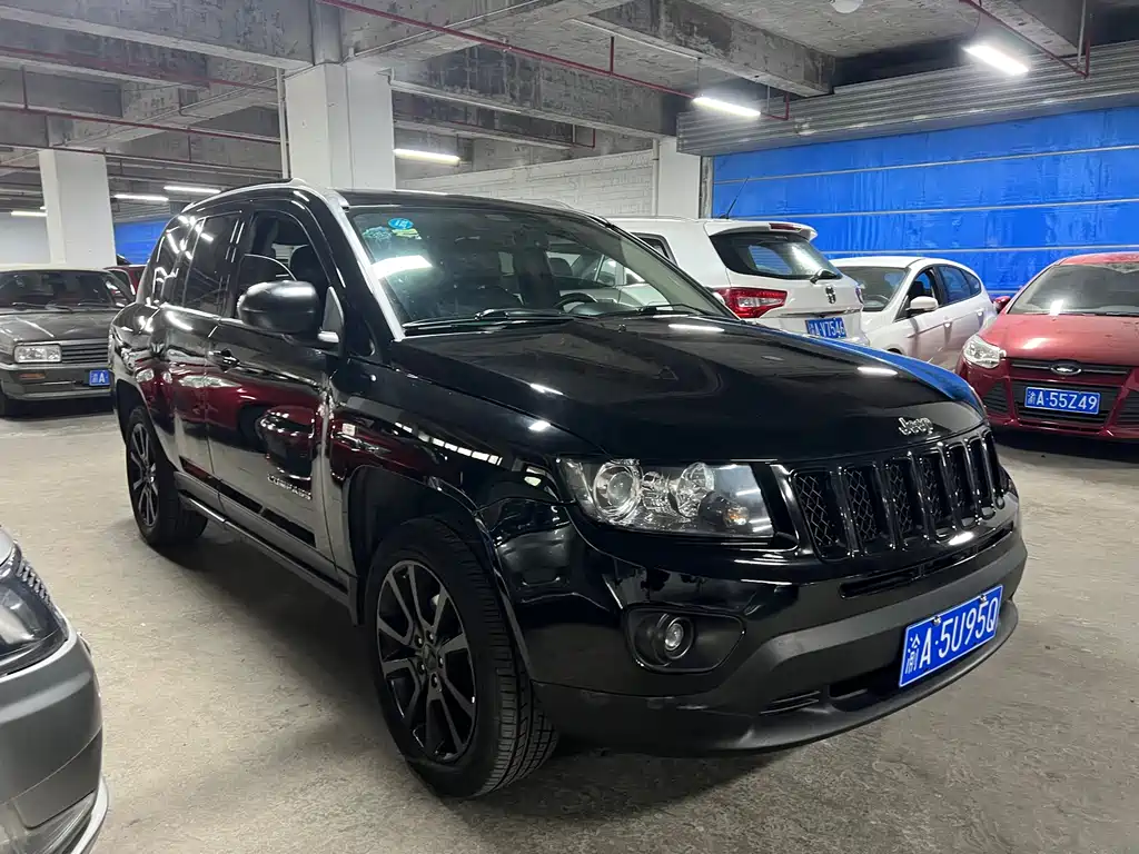 Jeep Compass (Import) — миниатюра 4