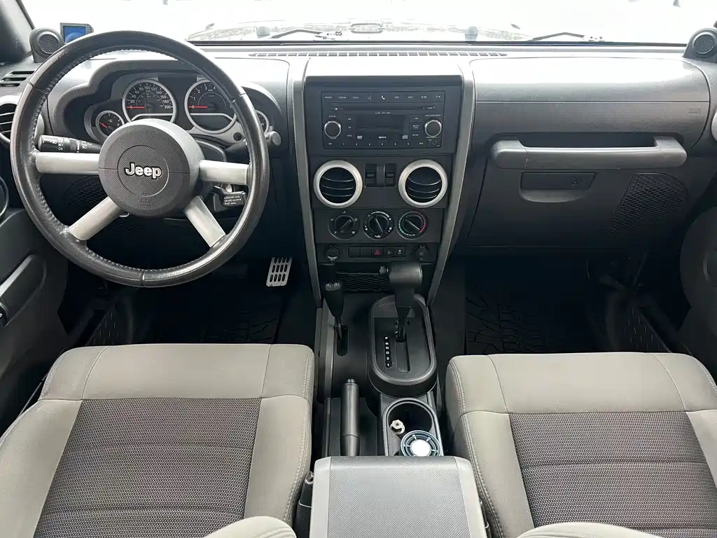 Jeep Wrangler — миниатюра 8