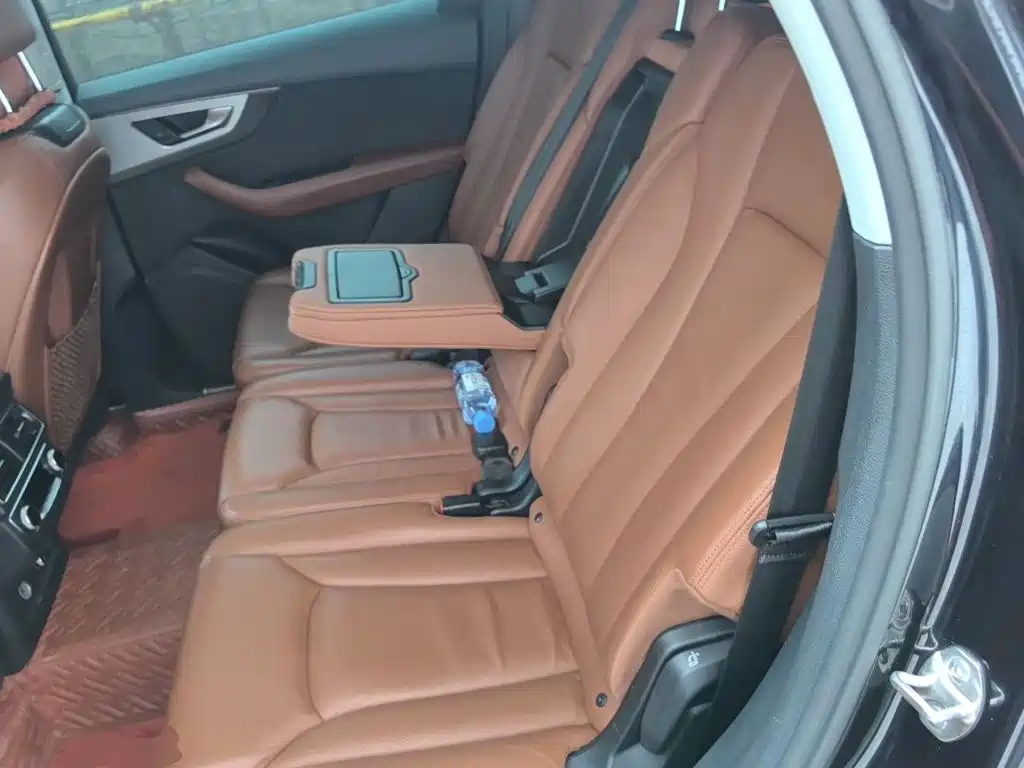 Audi Q7 — миниатюра 13