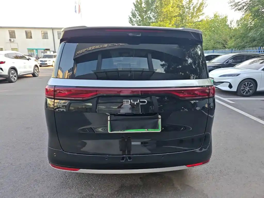 BYD Xia — миниатюра 6