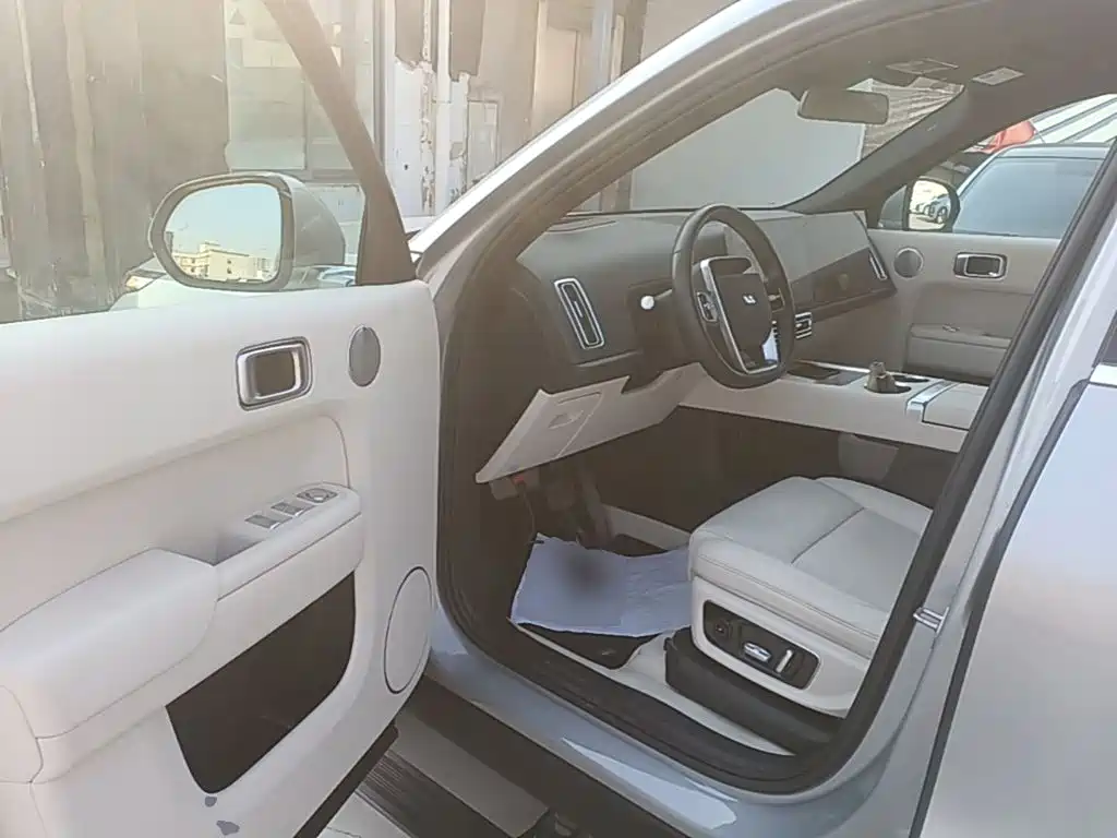 Li Auto Li L8 — миниатюра 16