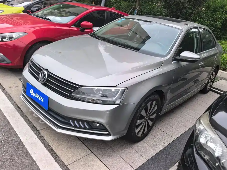 Volkswagen Sagitar 2017 180TSI AT Premium