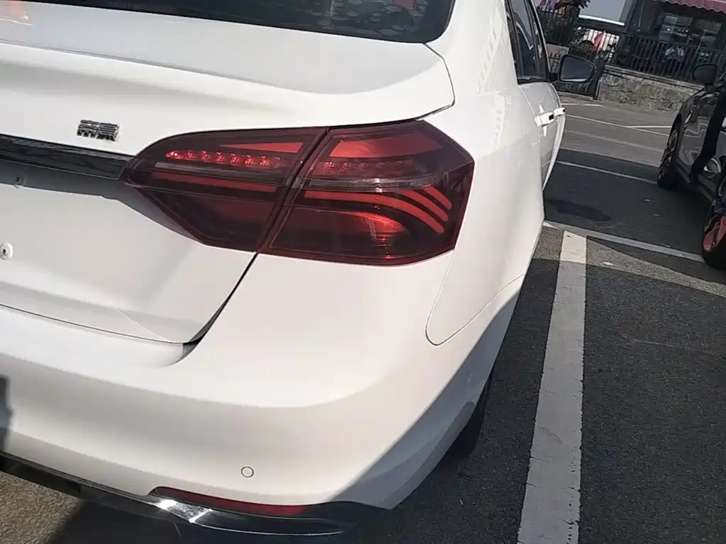 Geely Emgrand — миниатюра 8