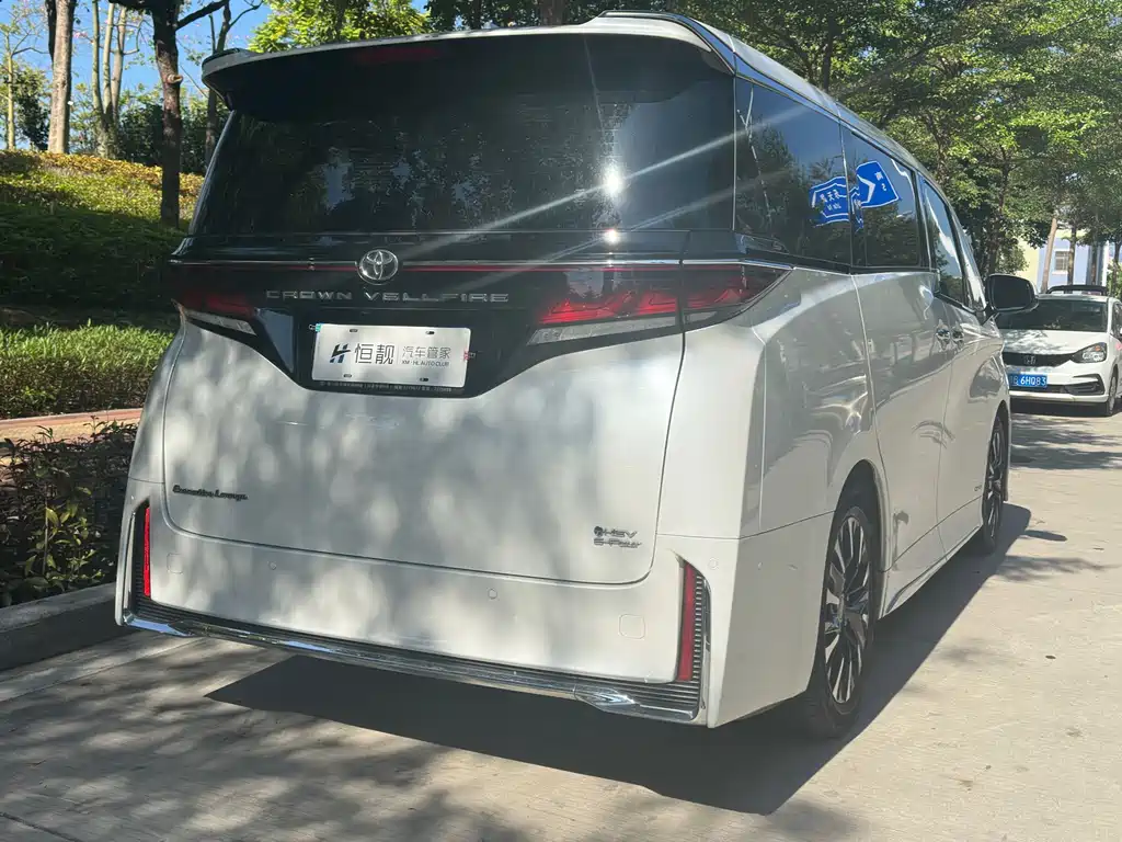 Toyota Vellfire — миниатюра 5