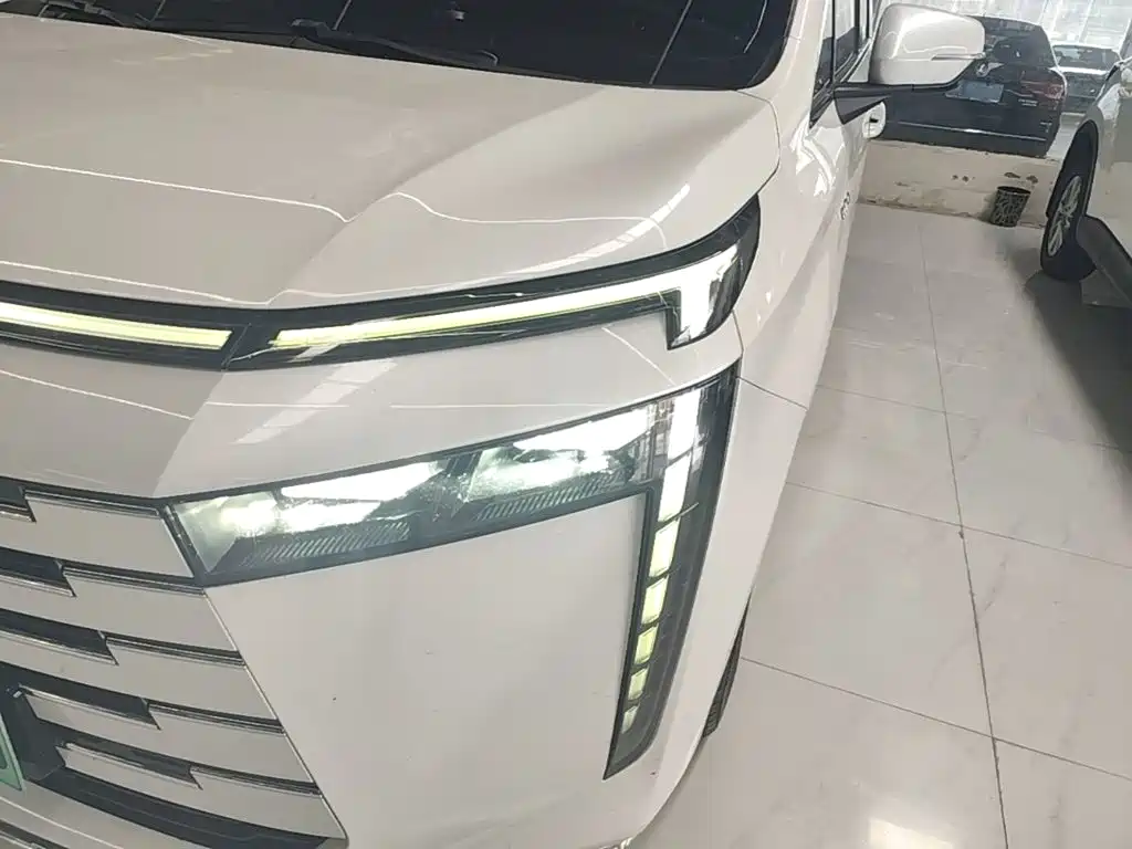 GAC Motor Trumpchi E8 PHEV — миниатюра 24
