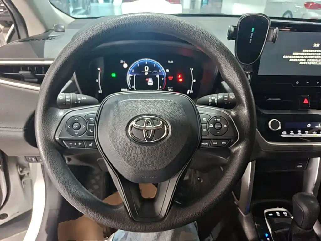 Toyota Corolla Cross — миниатюра 11