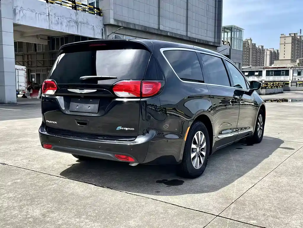 Chrysler Grand Voyager PHEV (Import) — миниатюра 6