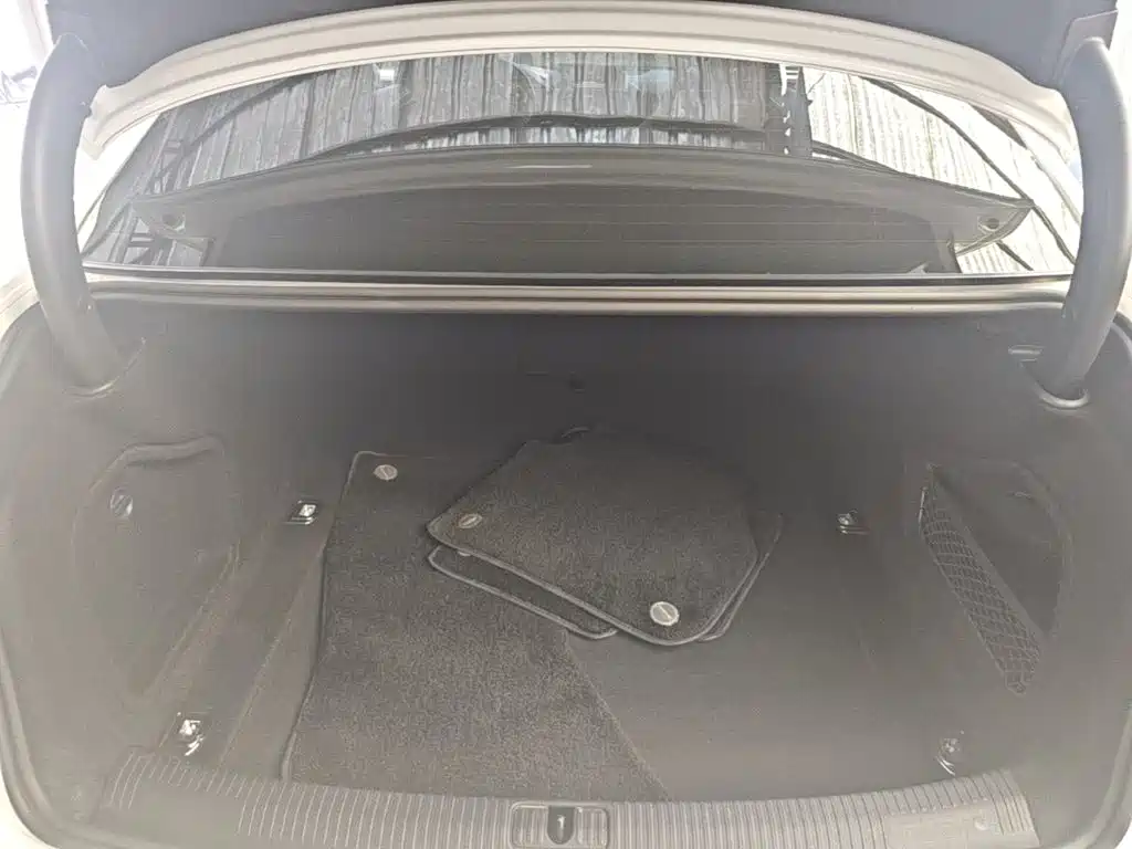 Audi A4L — миниатюра 19