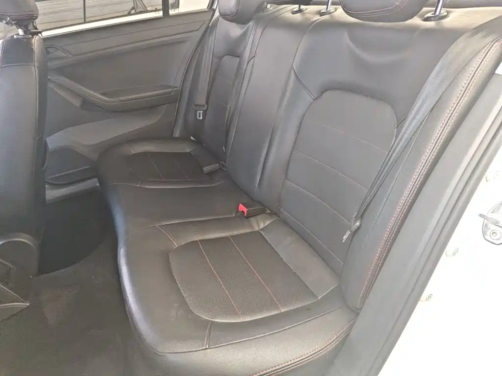 Volkswagen Jetta — миниатюра 17