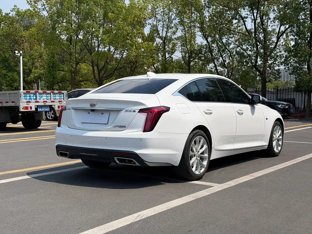 Cadillac CT5 — миниатюра 6
