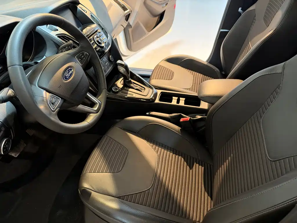 Ford Focus — миниатюра 10