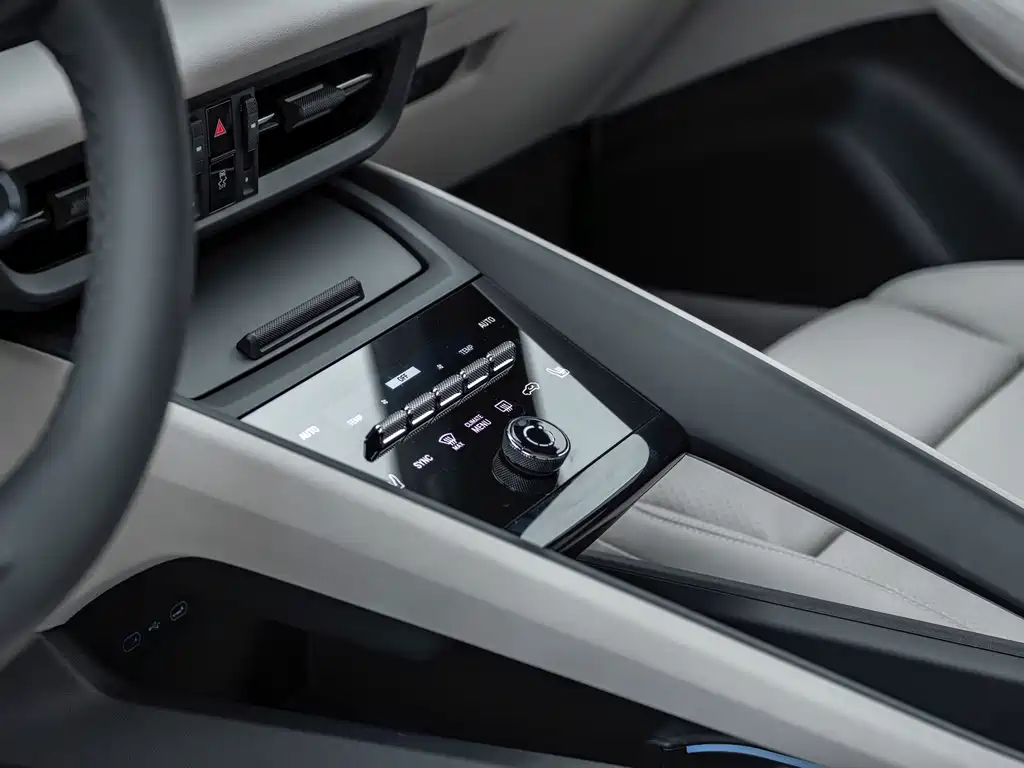 PORSCHE MACAN NEW ENERGY