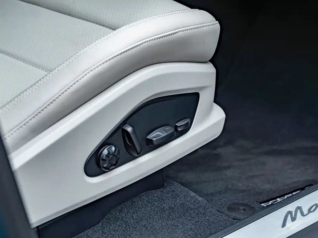 PORSCHE MACAN NEW ENERGY