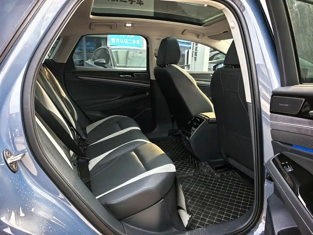 VOLKSWAGEN ID.7 VIZZION