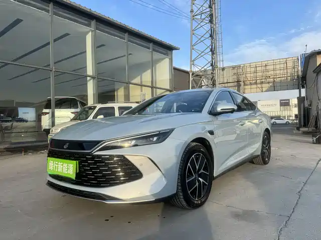 2025 BYD Qin