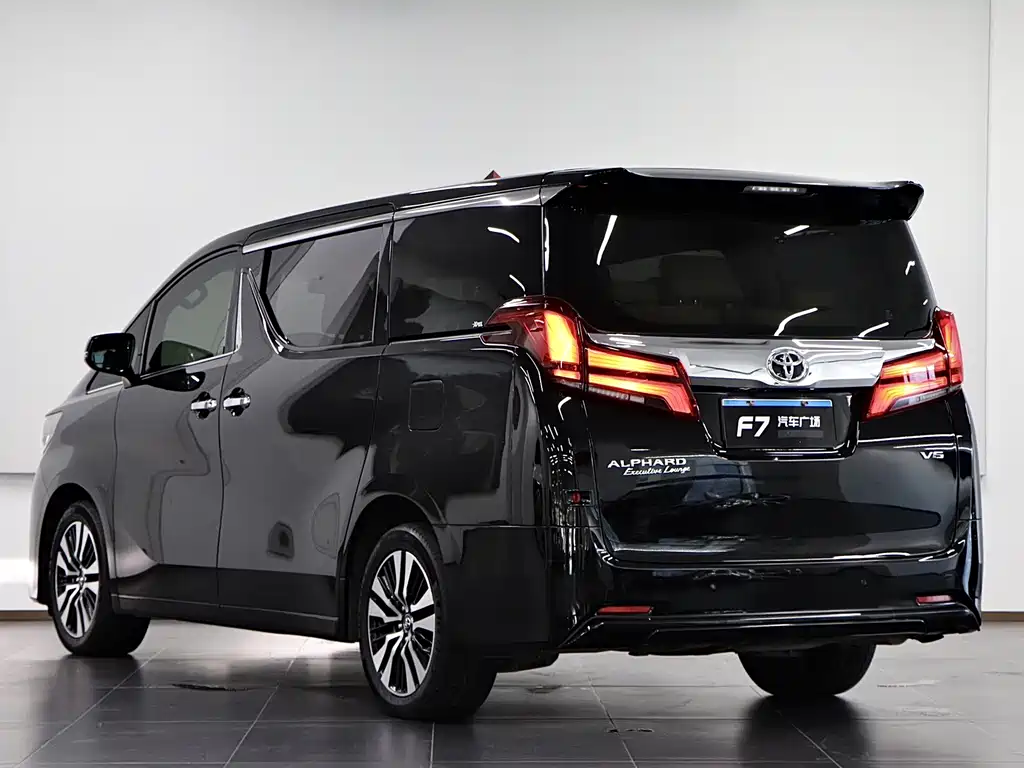 Toyota Alphard — миниатюра 4