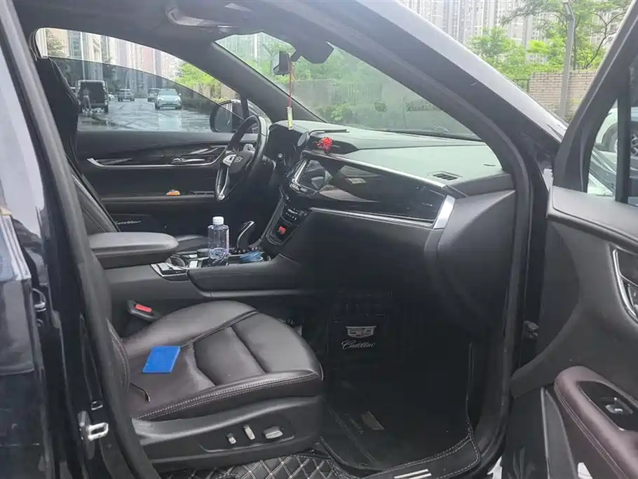 Cadillac XT6 2020 28T мест Luxury