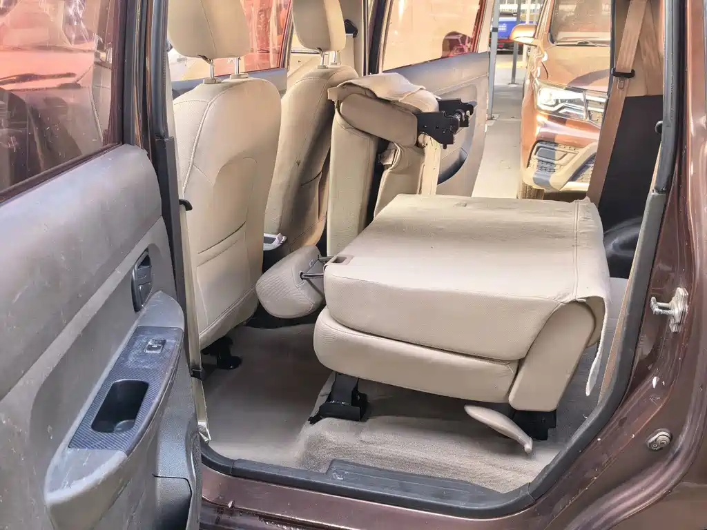 Wuling Hongguang — миниатюра 11