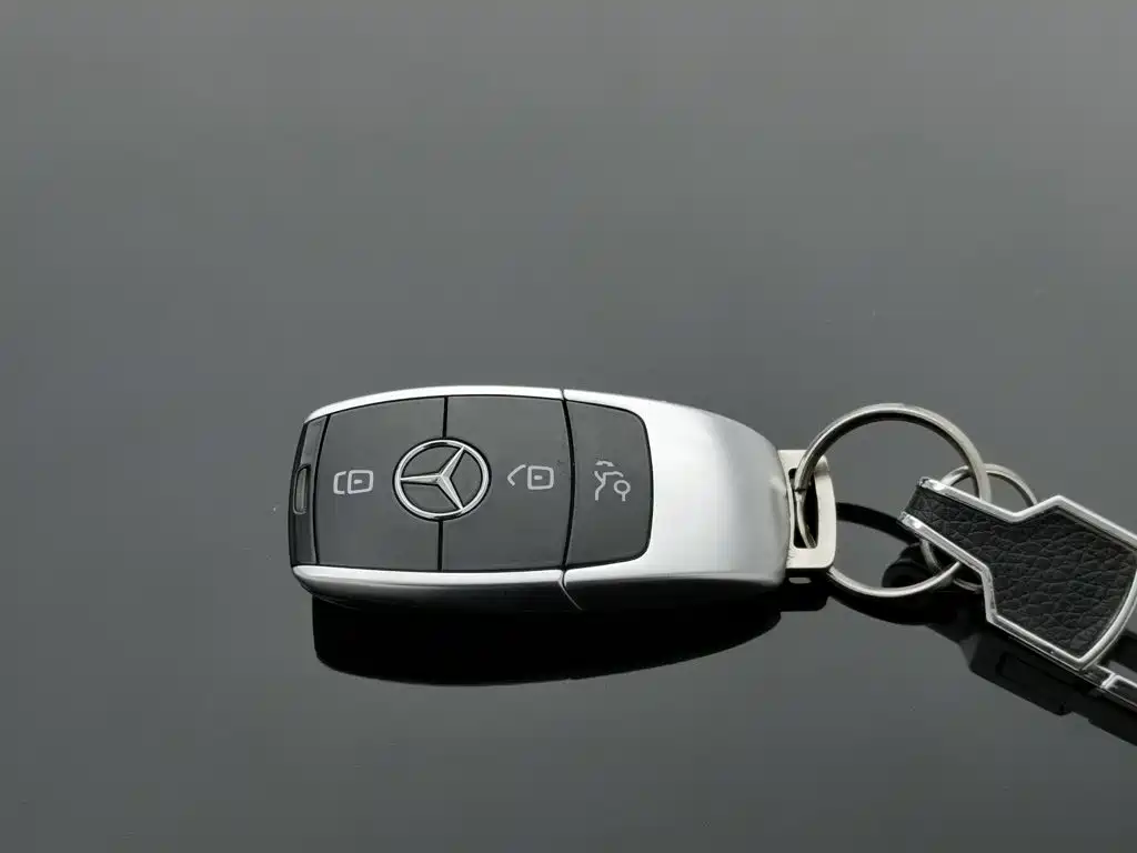 Mercedes-Benz E-Class — миниатюра 19