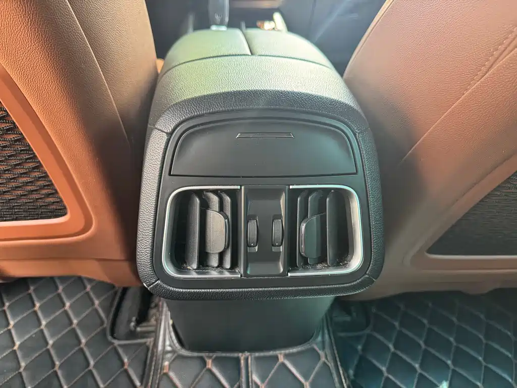Maserati Levante — миниатюра 13