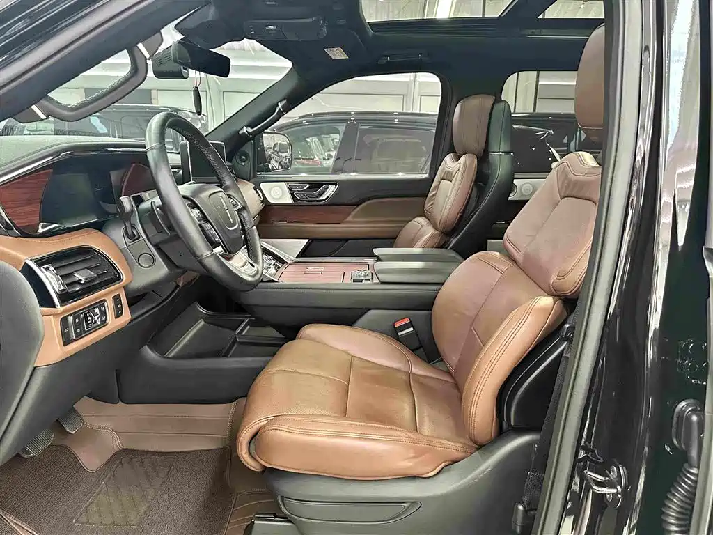 Lincoln Navigator — миниатюра 11
