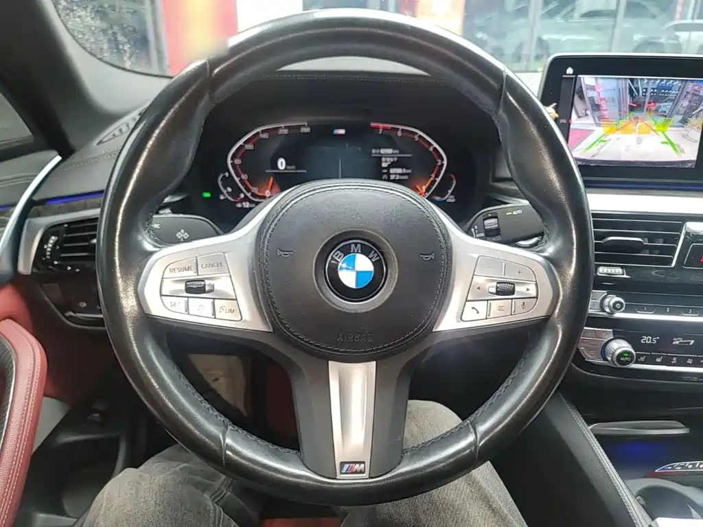 BMW 5 Series — миниатюра 11