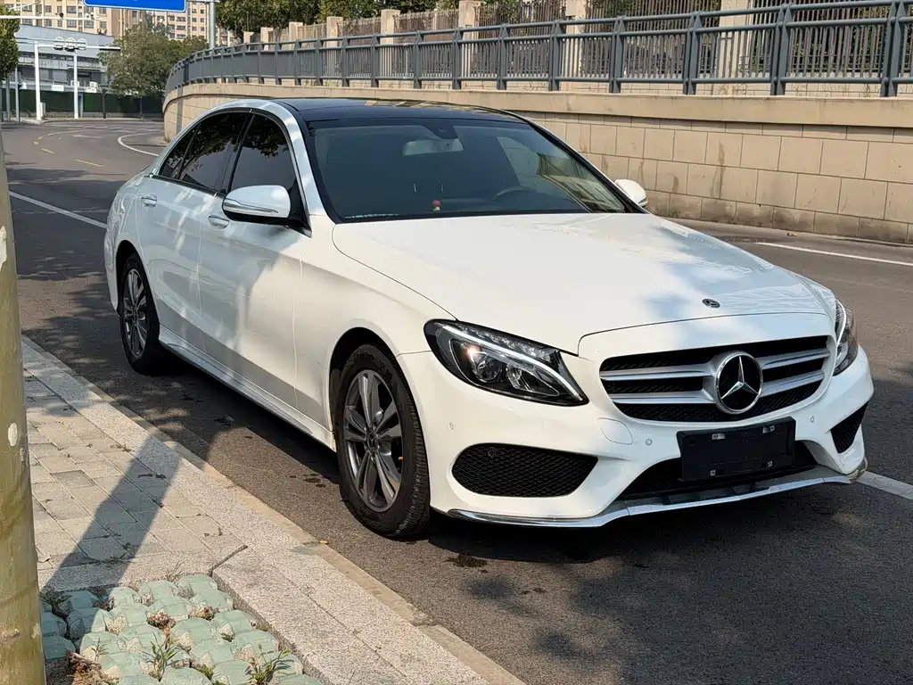 Mercedes-Benz C-Class — миниатюра 3