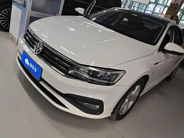 VOLKSWAGEN LINGDU
