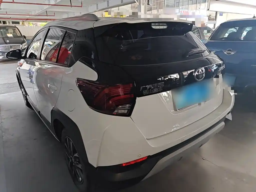 Toyota Yaris L — миниатюра 5