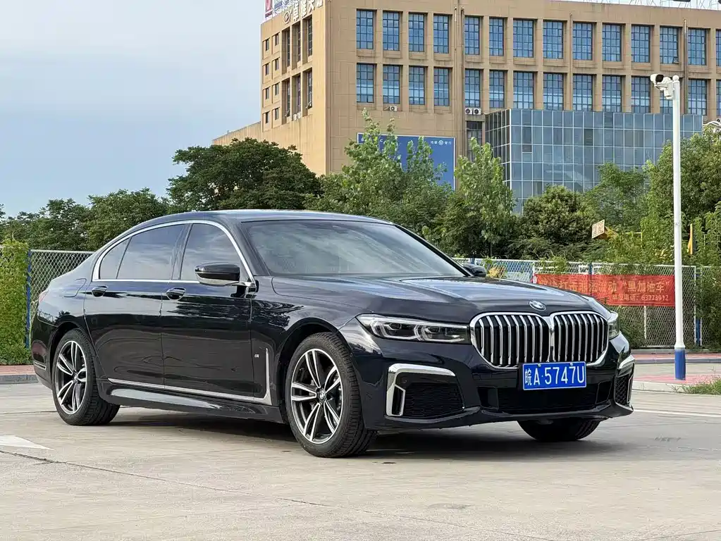 BMW 7 Series — миниатюра 5