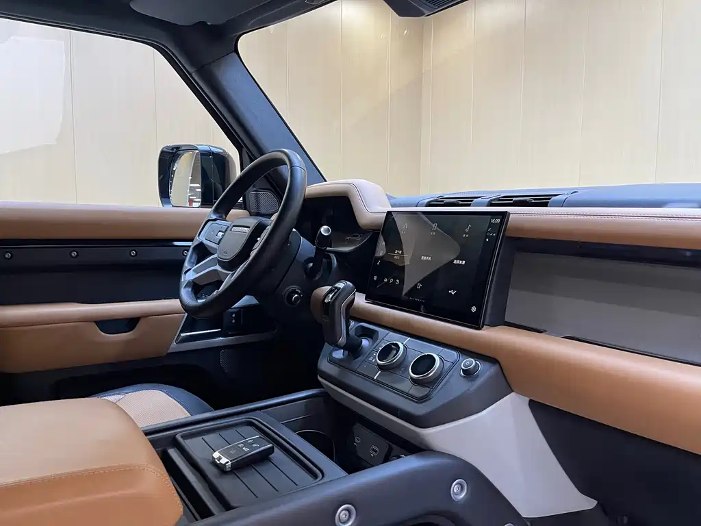 Land Rover Defender — миниатюра 12