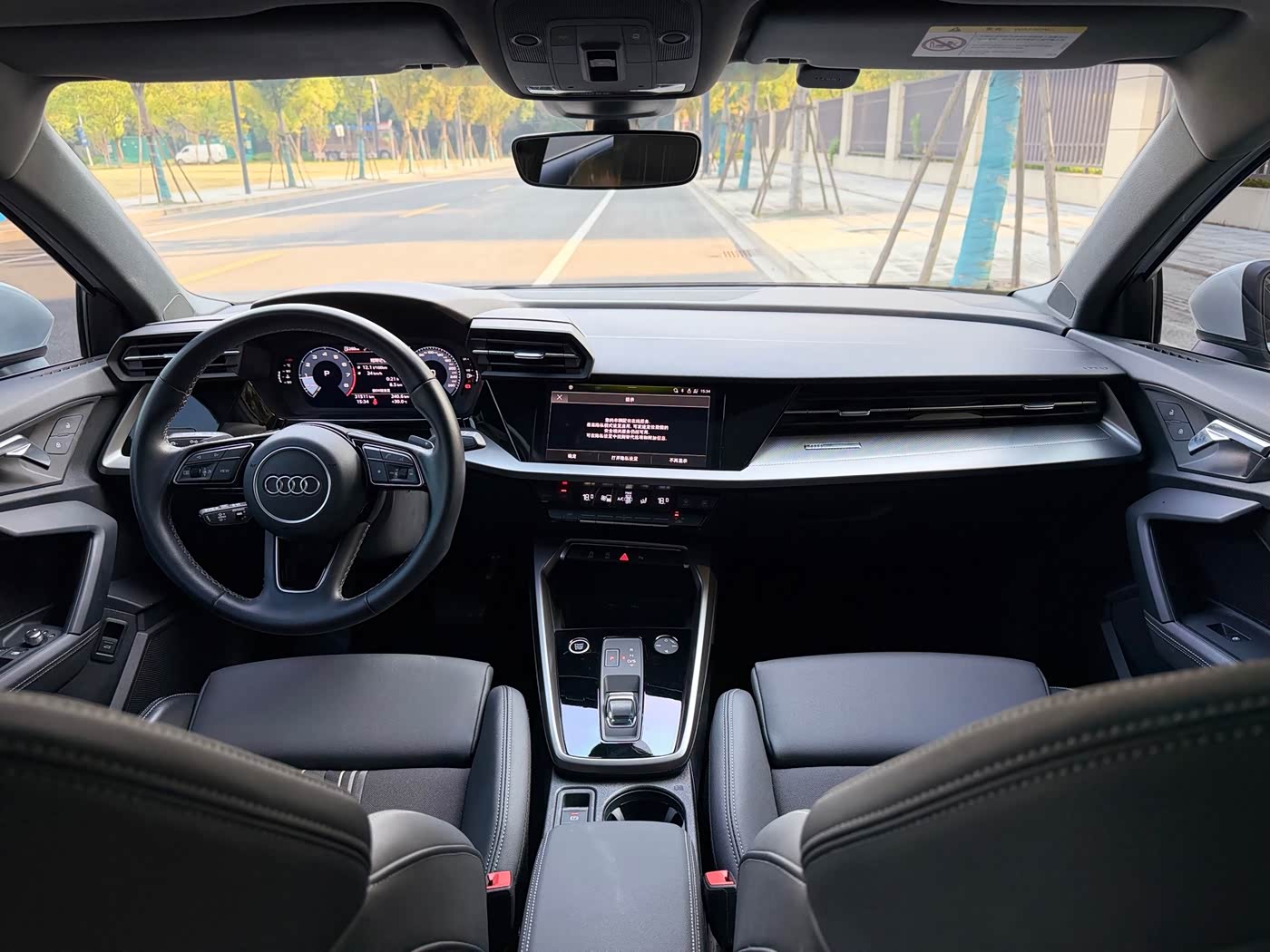 Audi A3 1.4 л 2023 г. Белый, пробег 31000 км