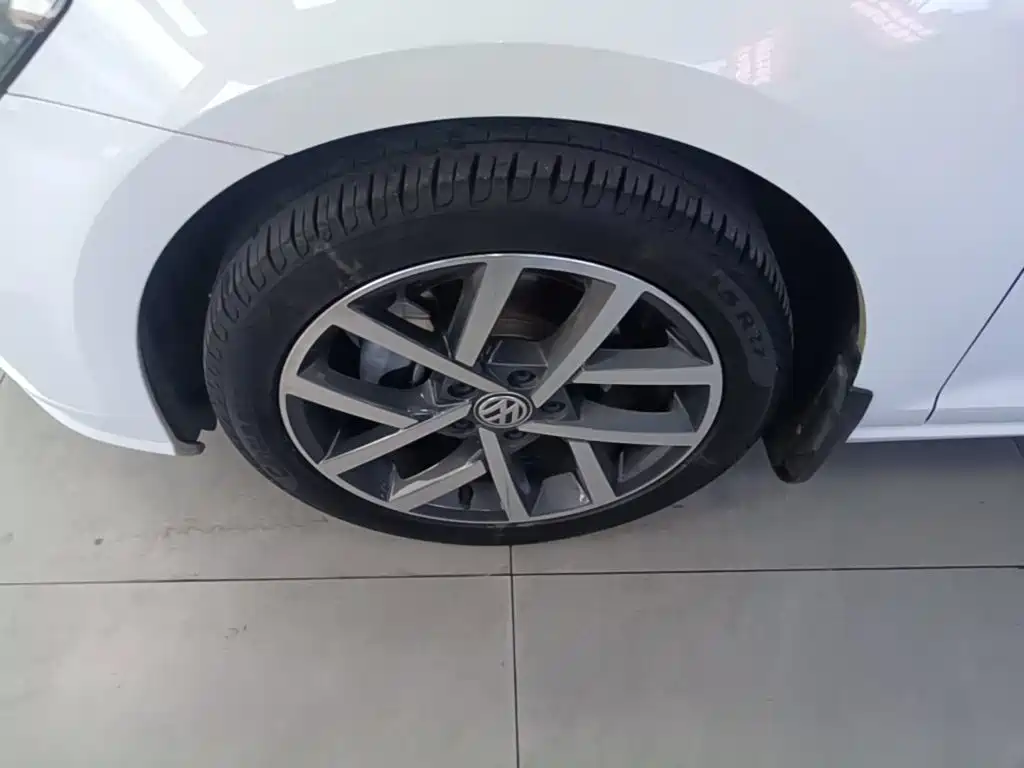 Volkswagen Golf — миниатюра 23