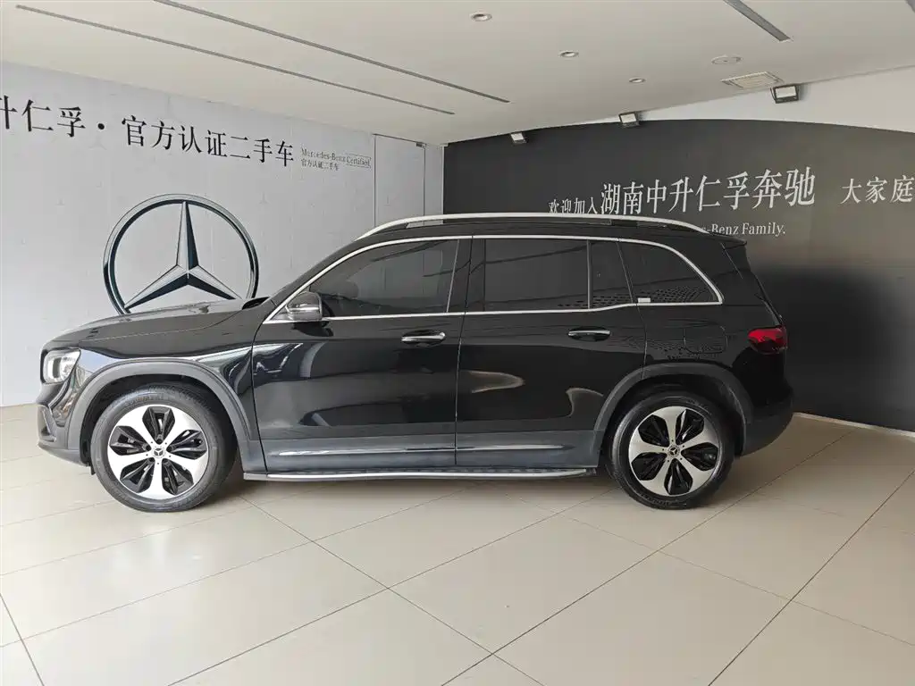 MERCEDES-BENZ GLB