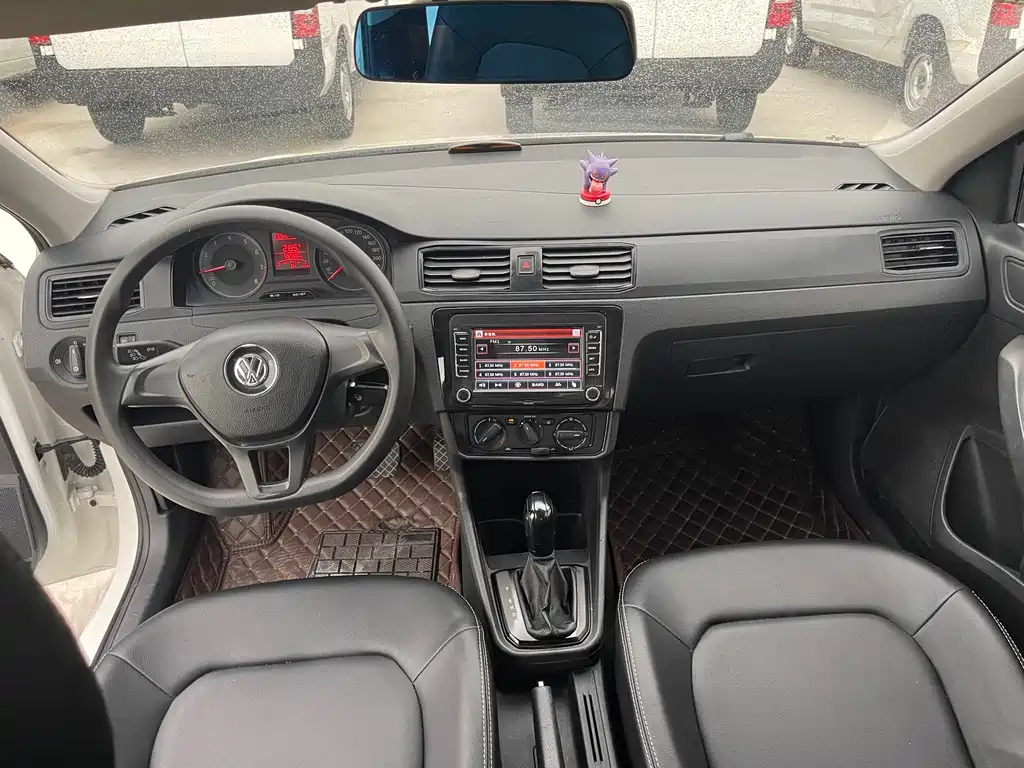 Volkswagen Santana — миниатюра 4
