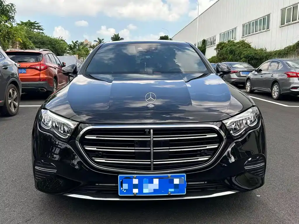 Mercedes-Benz E-Class — миниатюра 2