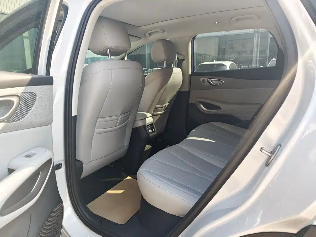 BYD Sealion 05 EV — миниатюра 10