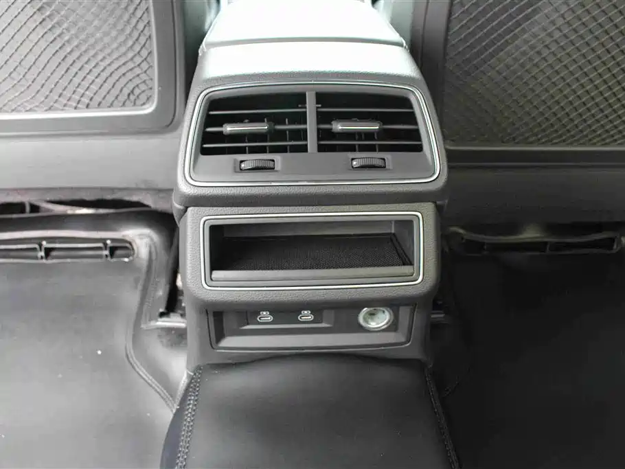 Audi A6L — миниатюра 12