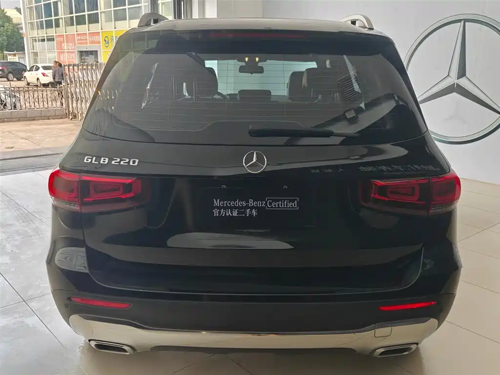 MERCEDES-BENZ GLB