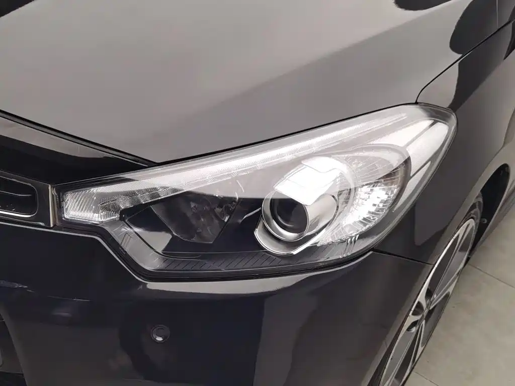 Kia Shuma — миниатюра 7