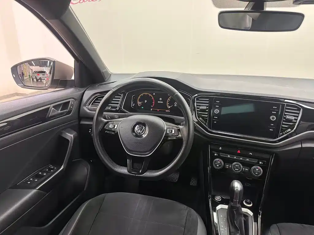 Volkswagen T-Roc — миниатюра 30