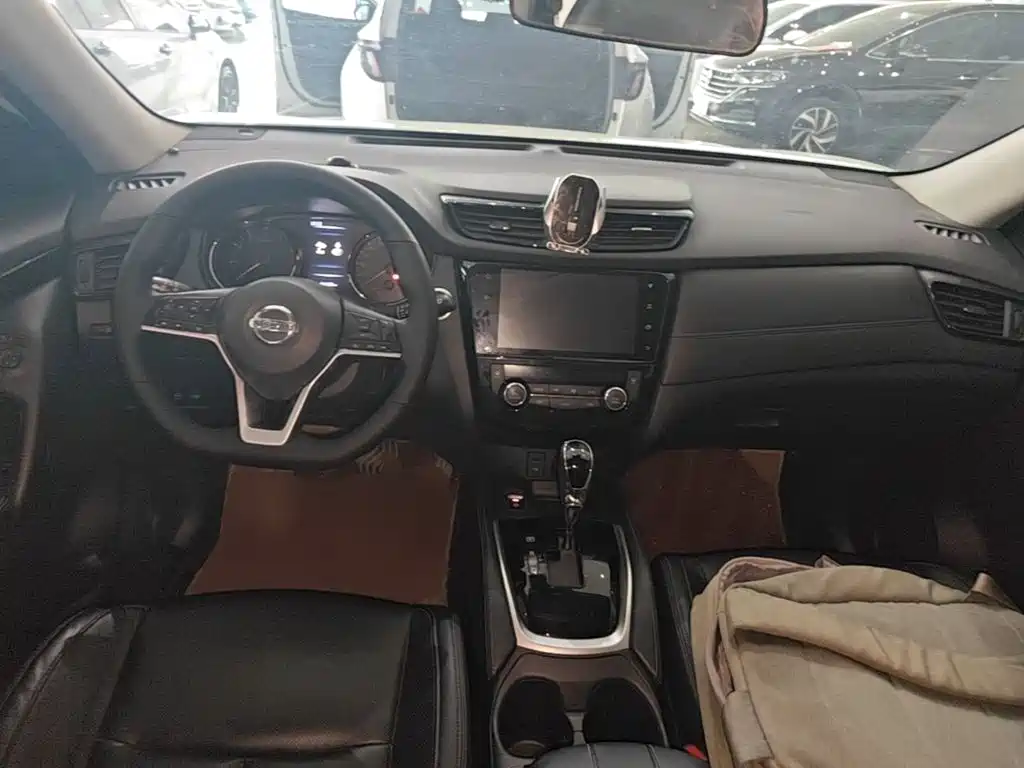 Nissan X-Trail — миниатюра 10