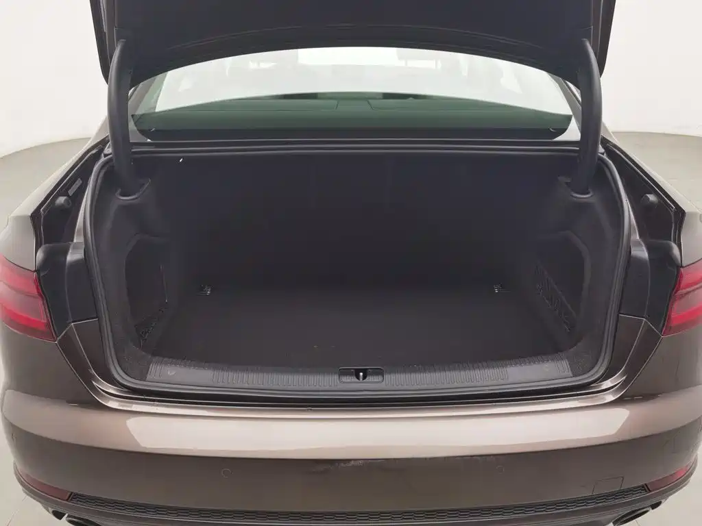 Audi A4L — миниатюра 16
