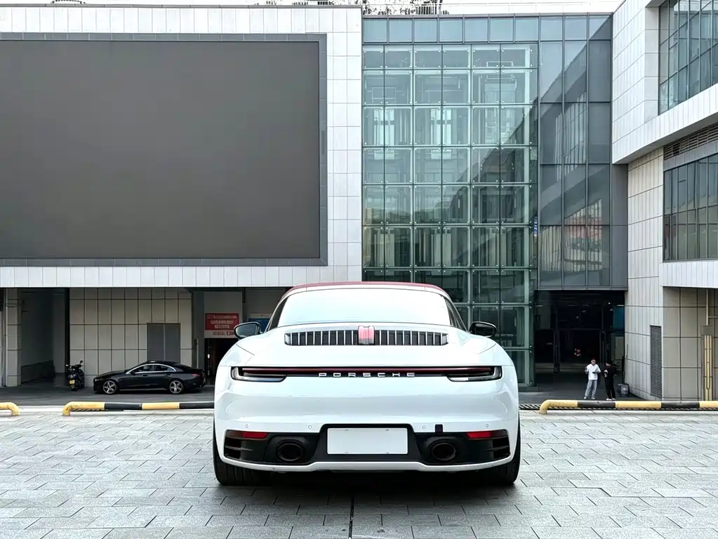 Porsche 911 2023 Targa 4 3.0T