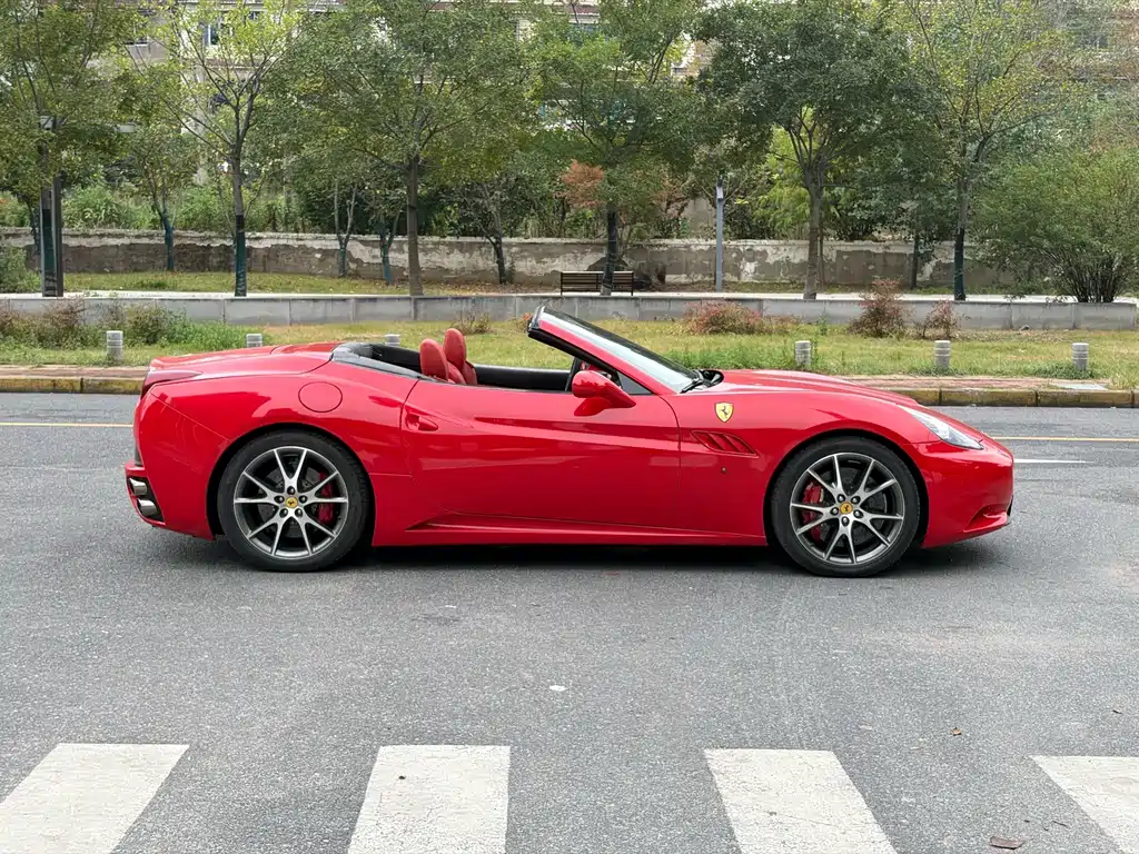 Ferrari California T — миниатюра 13