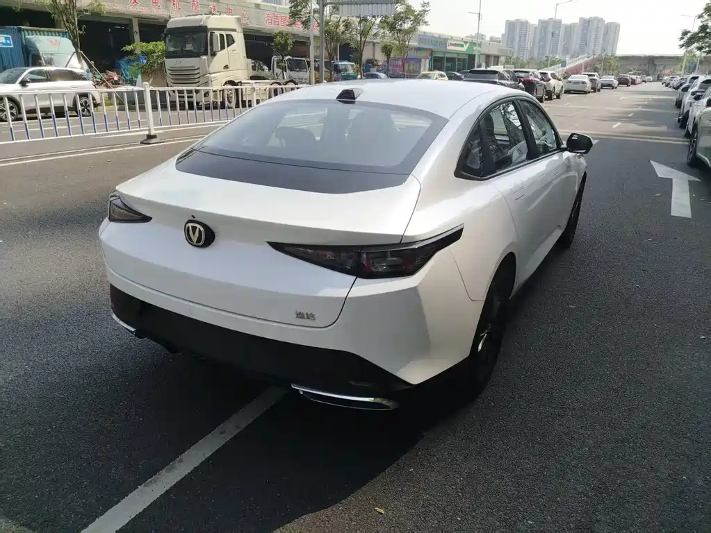 Changan Yida — миниатюра 9