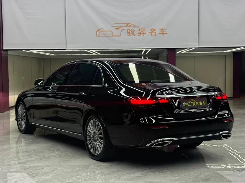 Mercedes-Benz E-Class — миниатюра 7