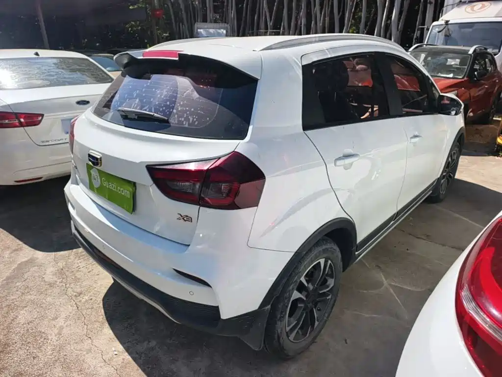Geely Vision X3 — миниатюра 7