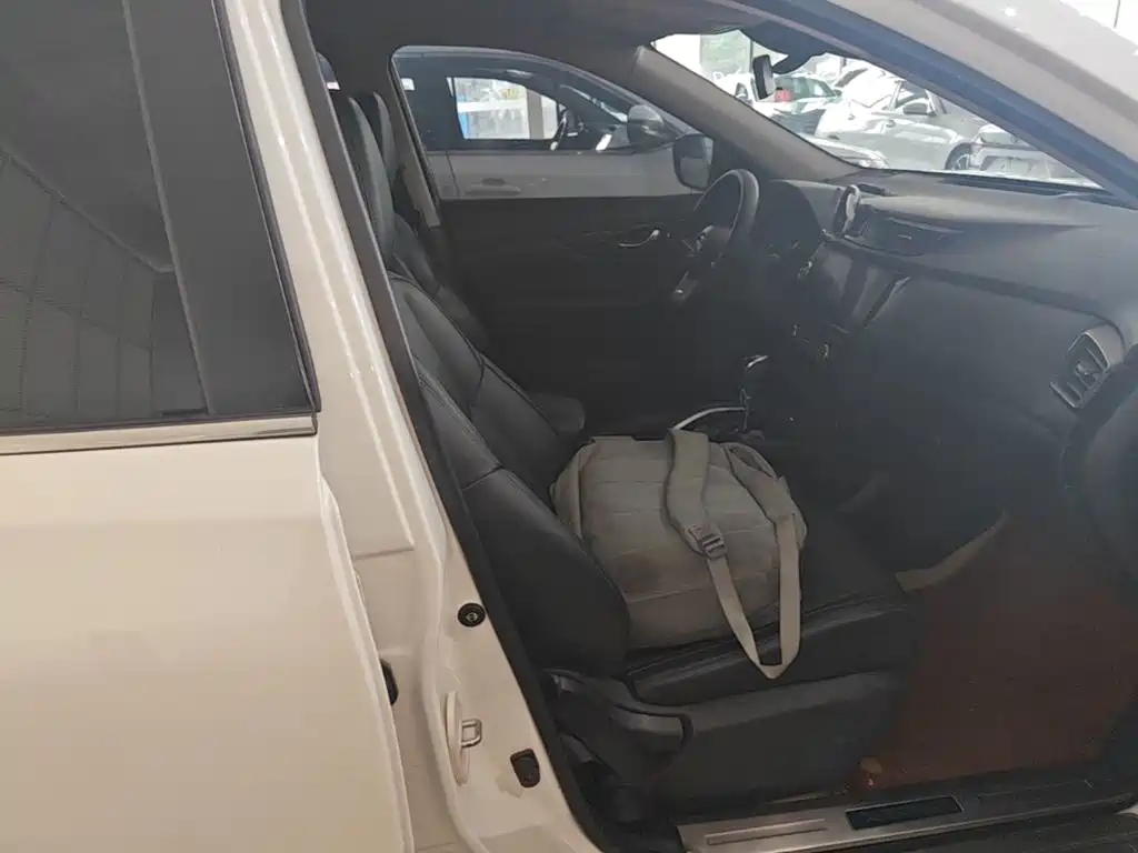 Nissan X-Trail — миниатюра 25